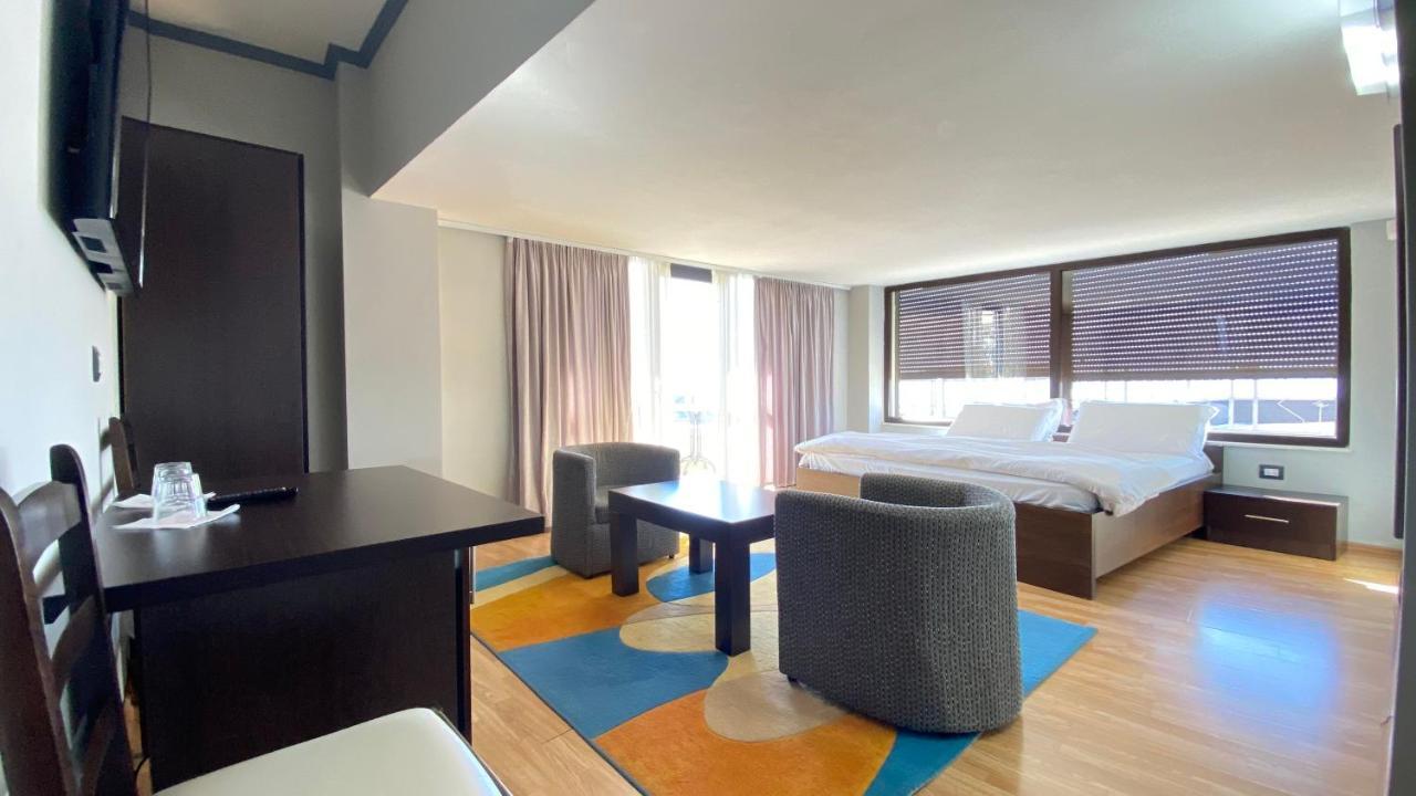 Hotel Panorama Kruje Bagian luar foto