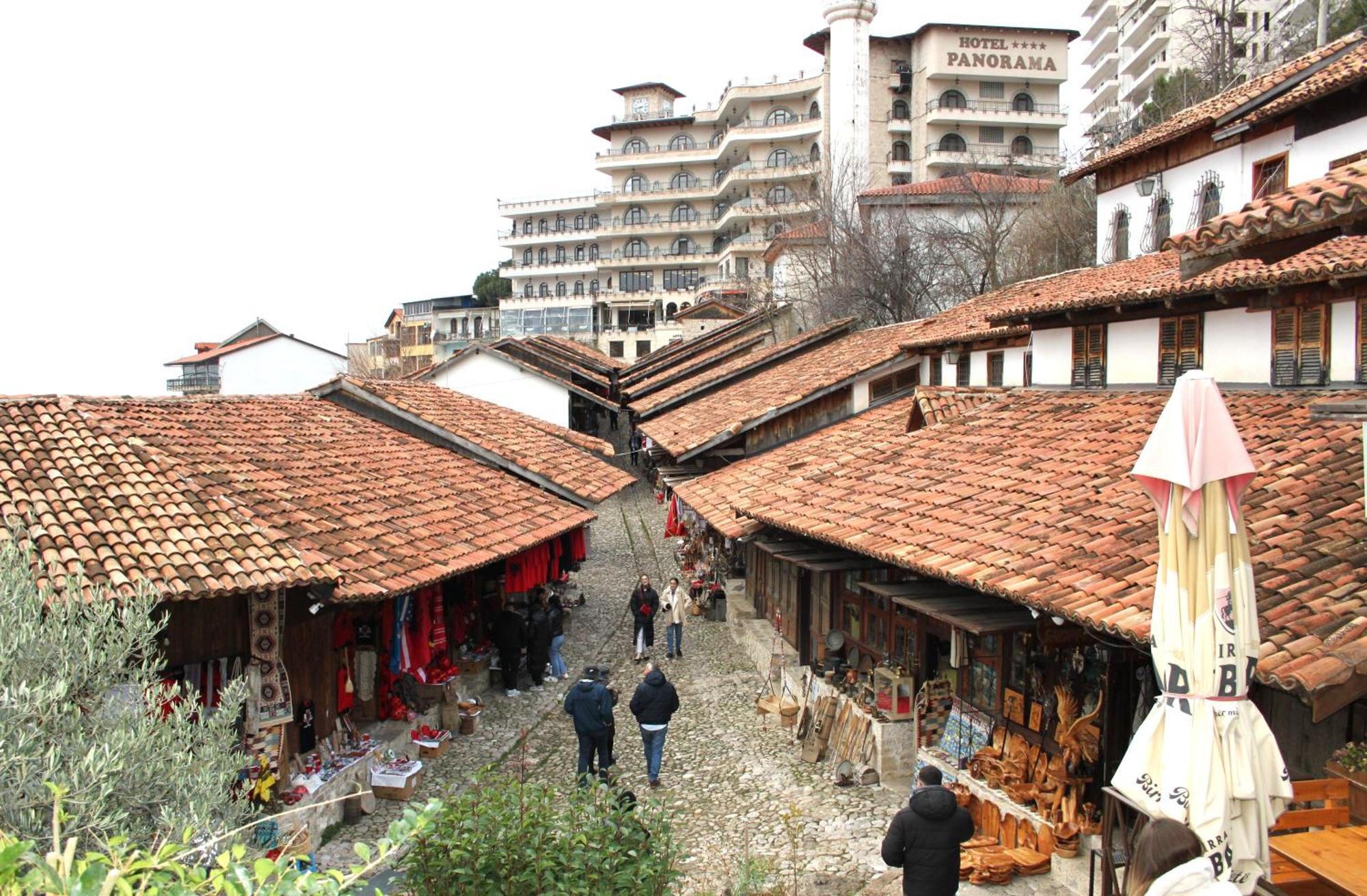 Hotel Panorama Kruje Bagian luar foto