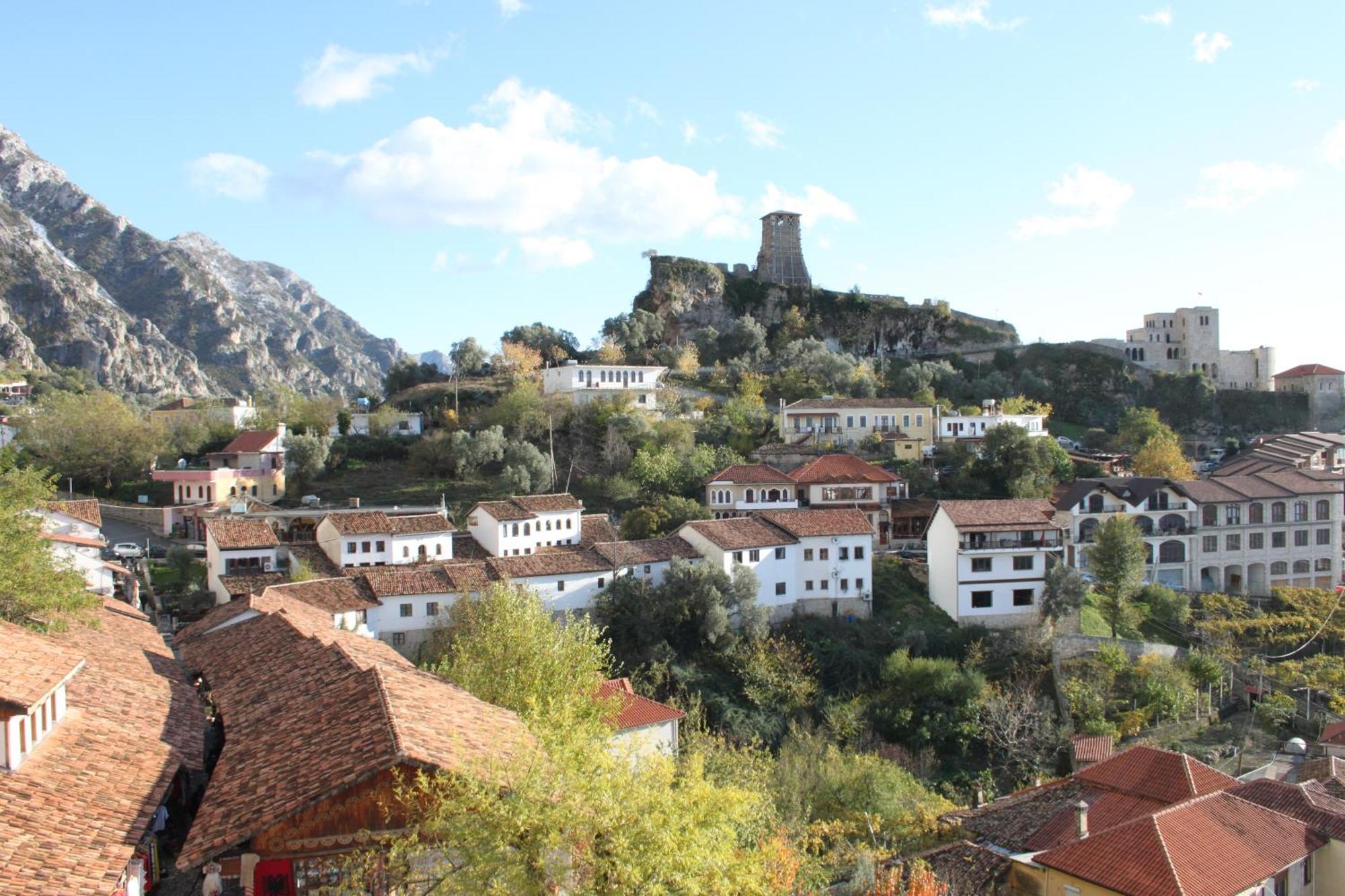 Hotel Panorama Kruje Bagian luar foto