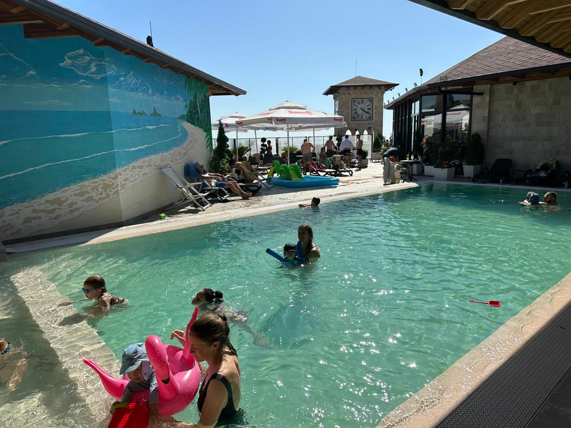 Hotel Panorama Kruje Bagian luar foto