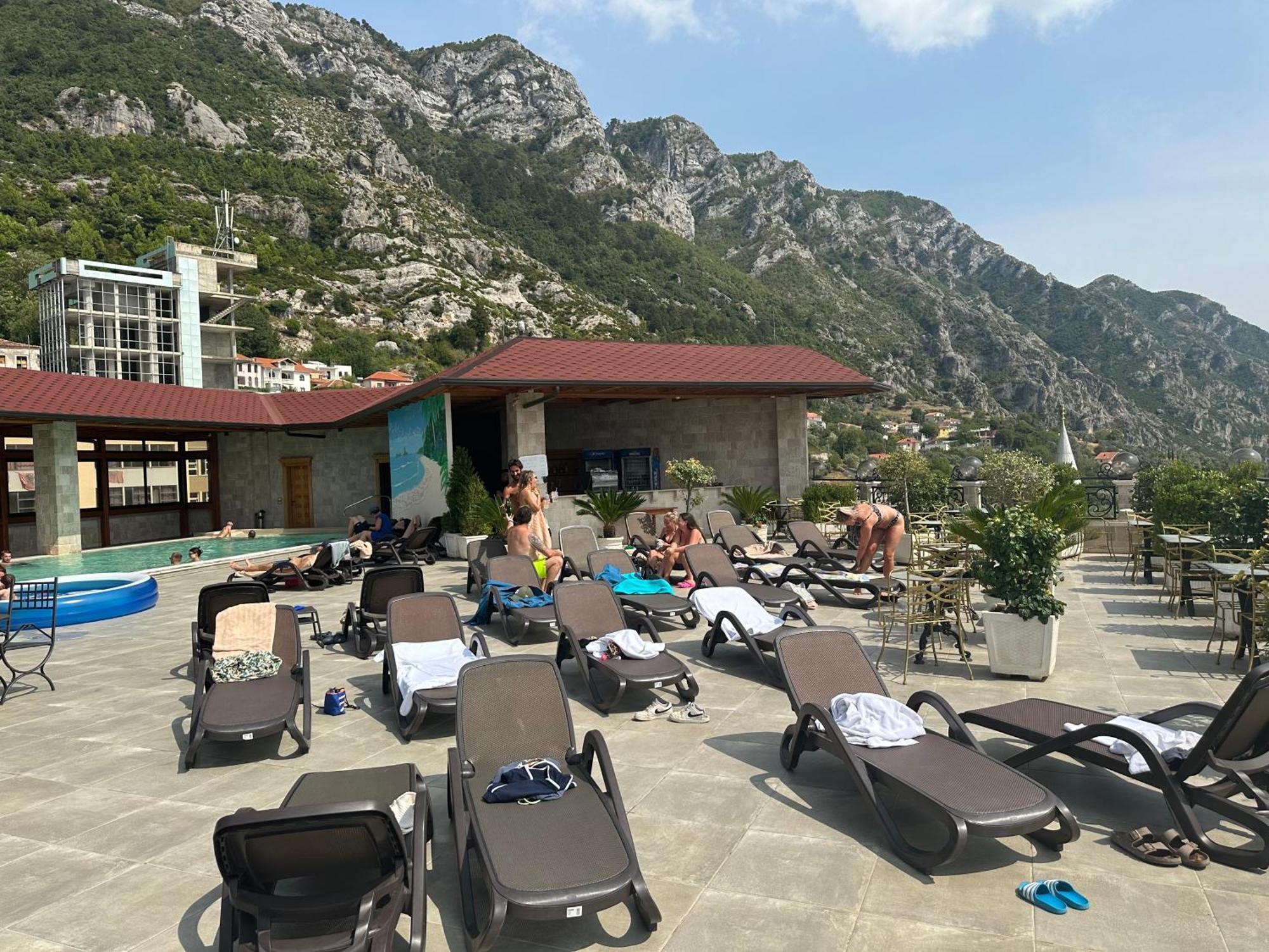 Hotel Panorama Kruje Bagian luar foto
