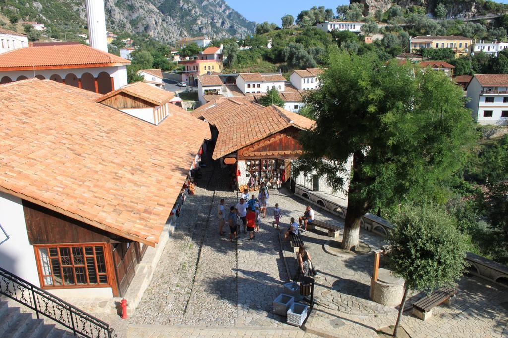 Hotel Panorama Kruje Bagian luar foto