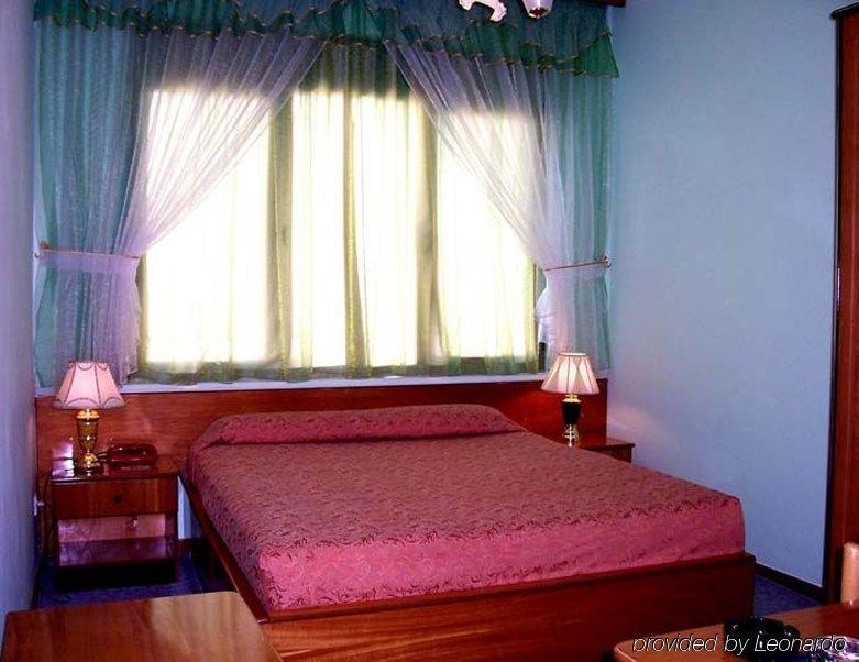 Hotel Panorama Kruje Bagian luar foto